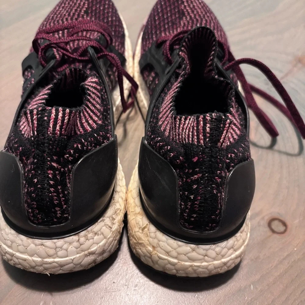 Adidas Ultraboost Running Shoes Burgundy black‎ Knit Women Size 9
